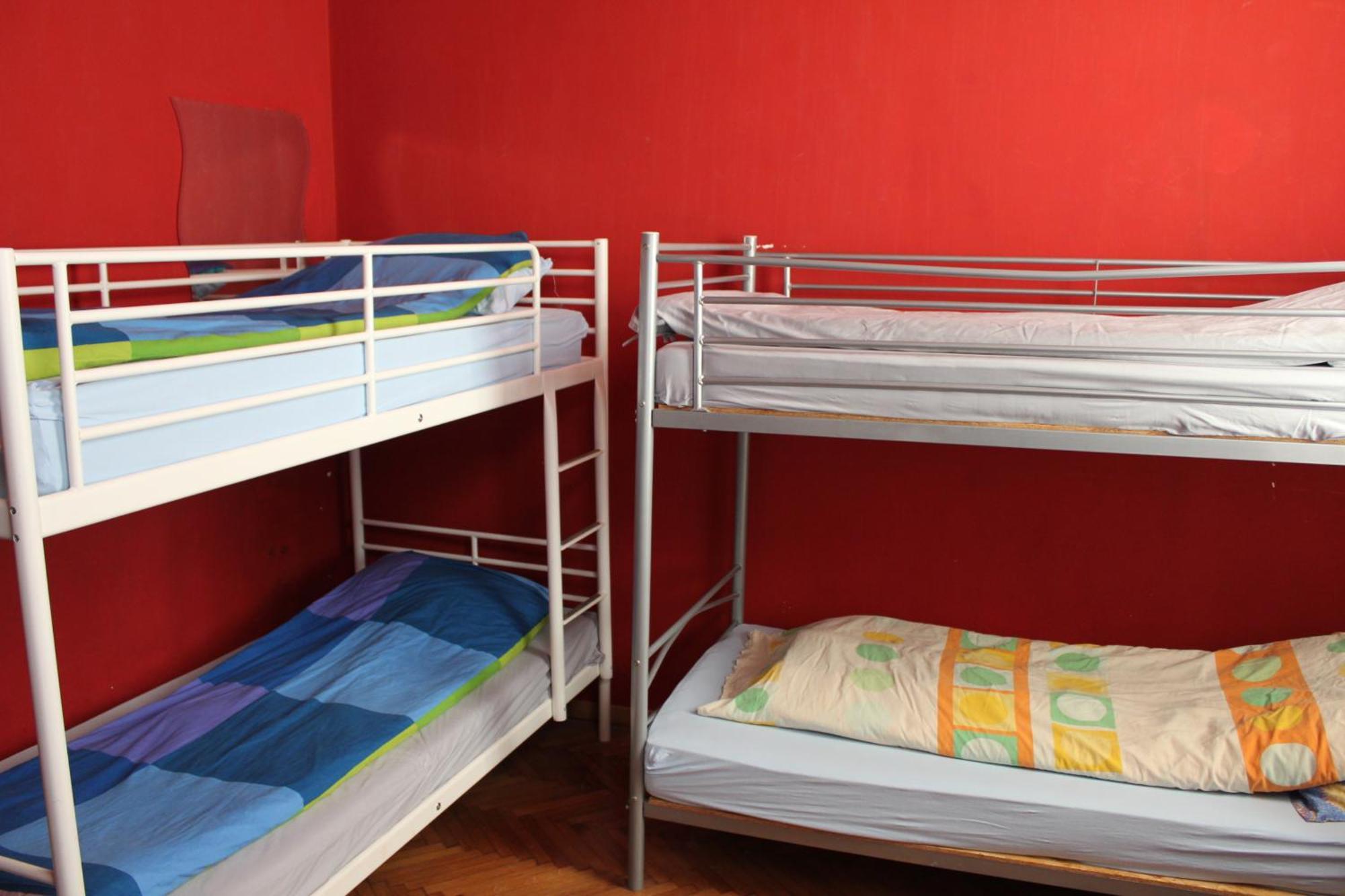 Fun House Hostel Bucharest Exterior photo